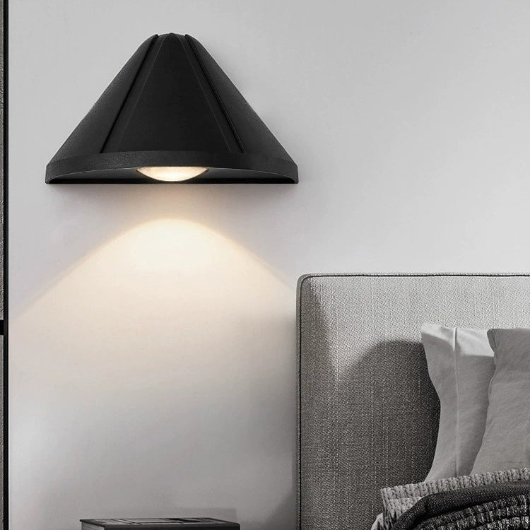 Modern Minimalist Waterproof Triangle Semicircle Die-Cast Aluminum PC LED Wall Sconce Lamp For Outdoor Patio