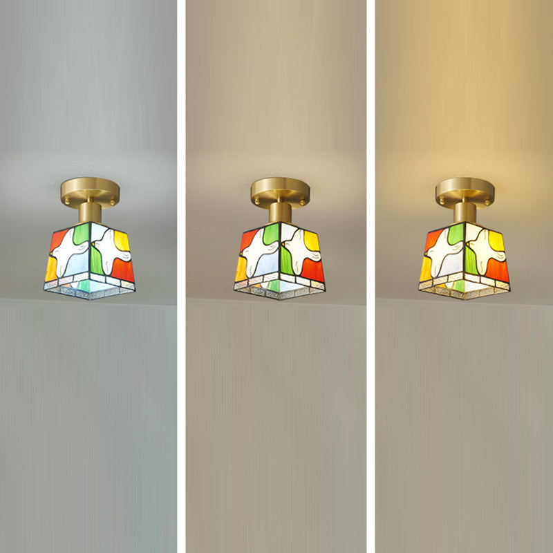 مصباح سقف تيفاني مربع تقليدي من الزجاج الملون بيجون، مزود بمصباح واحد، مثبت بشكل شبه مسطح، للممر