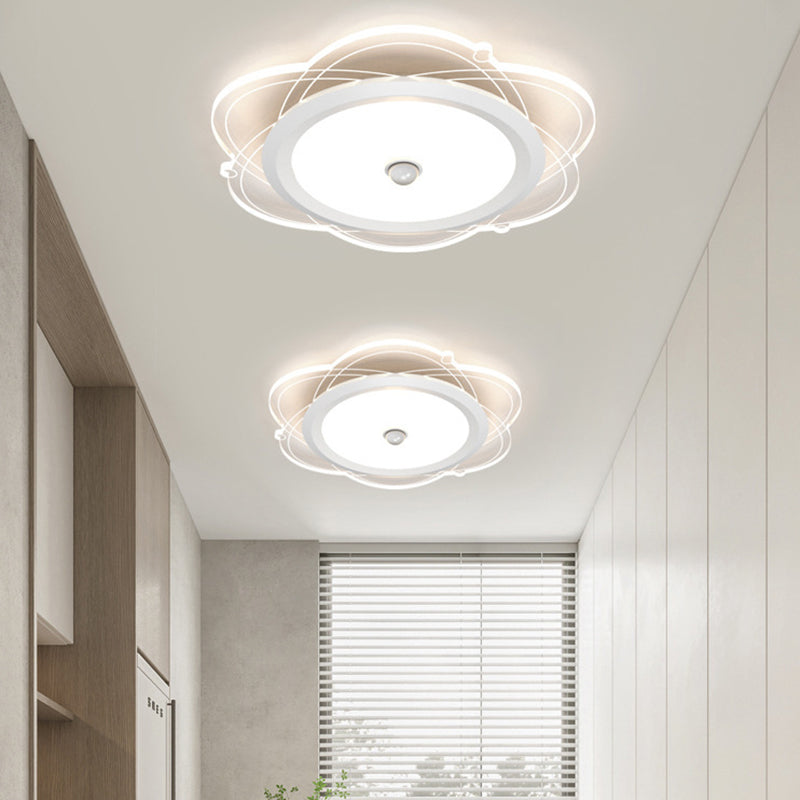 現代的なシンプルさ、アイアンアルミフラワーアクリルシェード、LEDフラッシュマウントシーリングライト、リビングルーム用