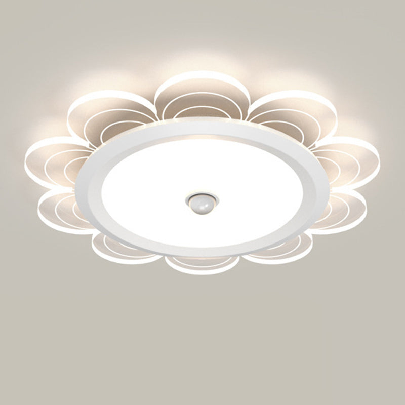 現代的なシンプルさ、アイアンアルミフラワーアクリルシェード、LEDフラッシュマウントシーリングライト、リビングルーム用