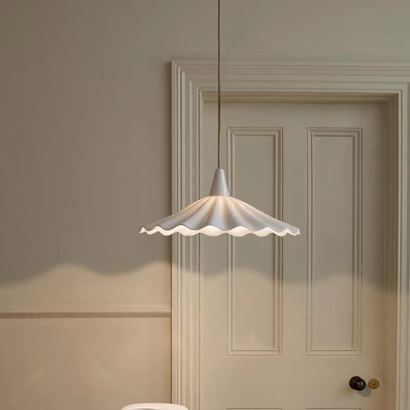 Traditional Vintage Ceramic Lotus Leaf Shade 1-Light Pendant Light For Living Room