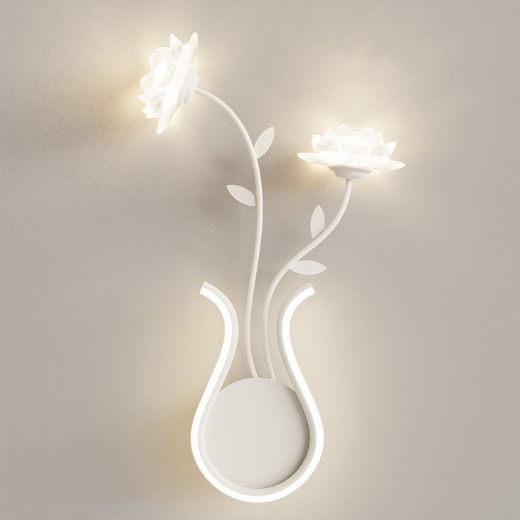 مصباح حائط LED بتصميم زهرة الورد الحديدي الحديث لغرفة النوم
