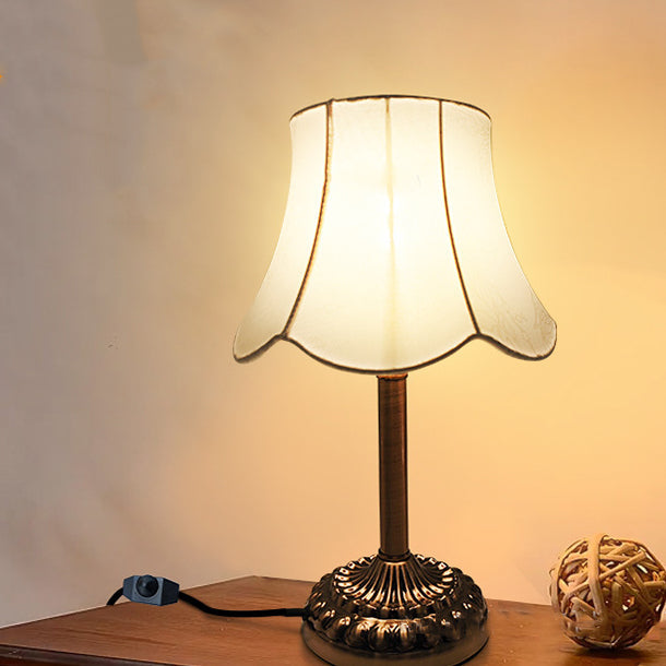 Traditional Vintage Fabric Hardware Round 1-Light Table Lamp For Bedroom