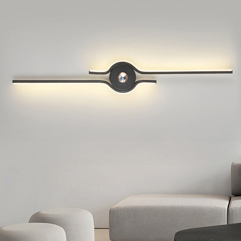 مصباح حائط LED طويل من الألومنيوم والحديد بتصميم عصري بسيط لغرفة المعيشة