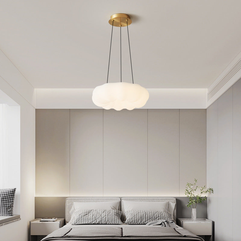مصباح LED معاصر من النحاس والأكريليك بتصميم سحابة كريمية إسكندنافية لغرفة النوم