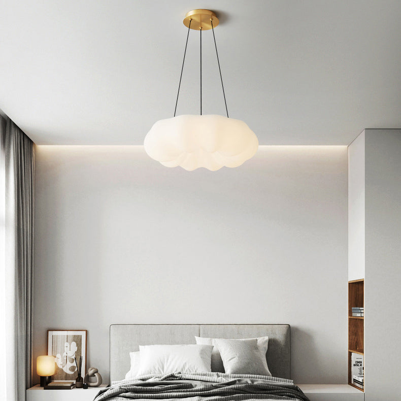 مصباح LED معاصر من النحاس والأكريليك بتصميم سحابة كريمية إسكندنافية لغرفة النوم