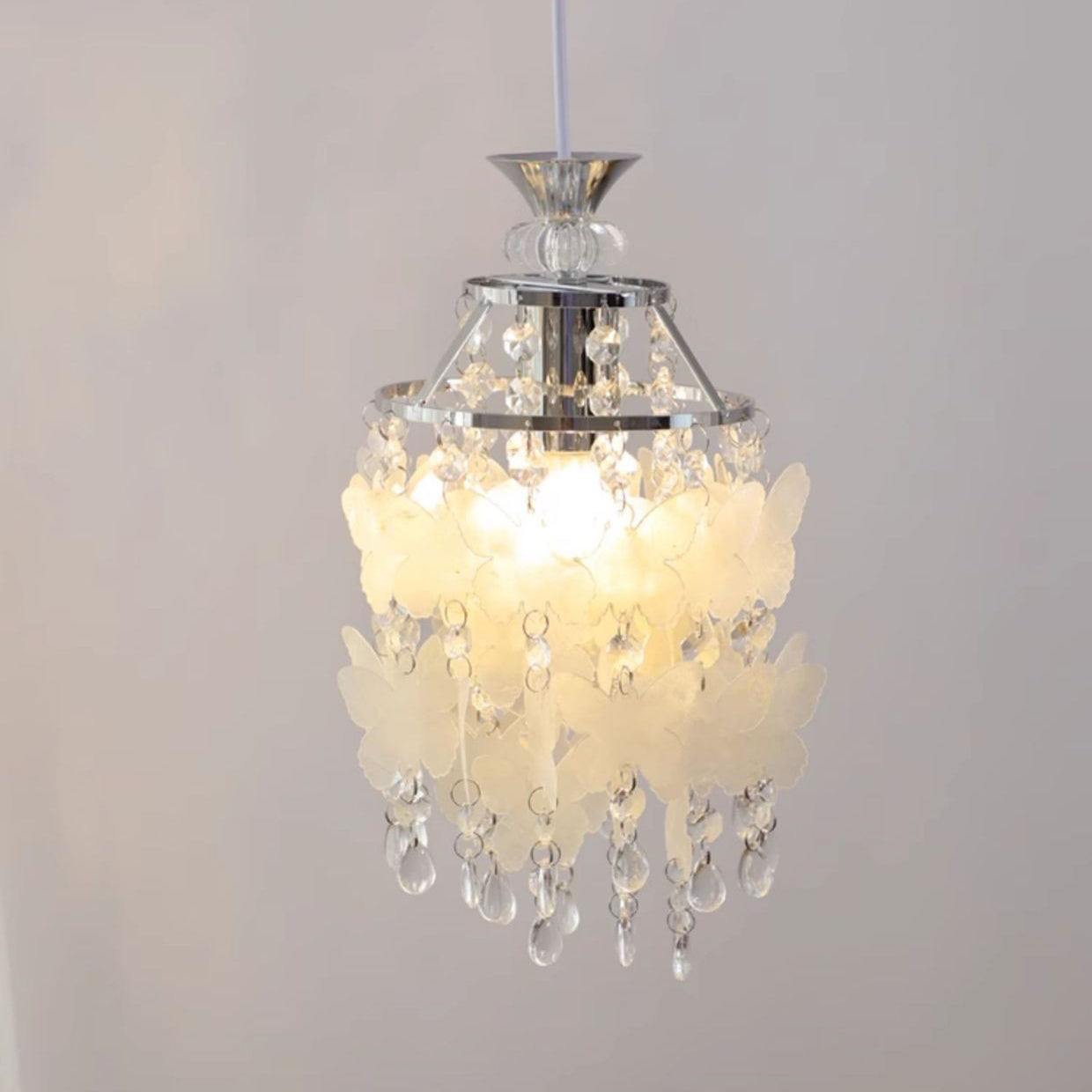 Modern Art Deco Cream Butterfly Shell Wind Chime Iron Crystal 1-Light Pendant Light For Bedroom