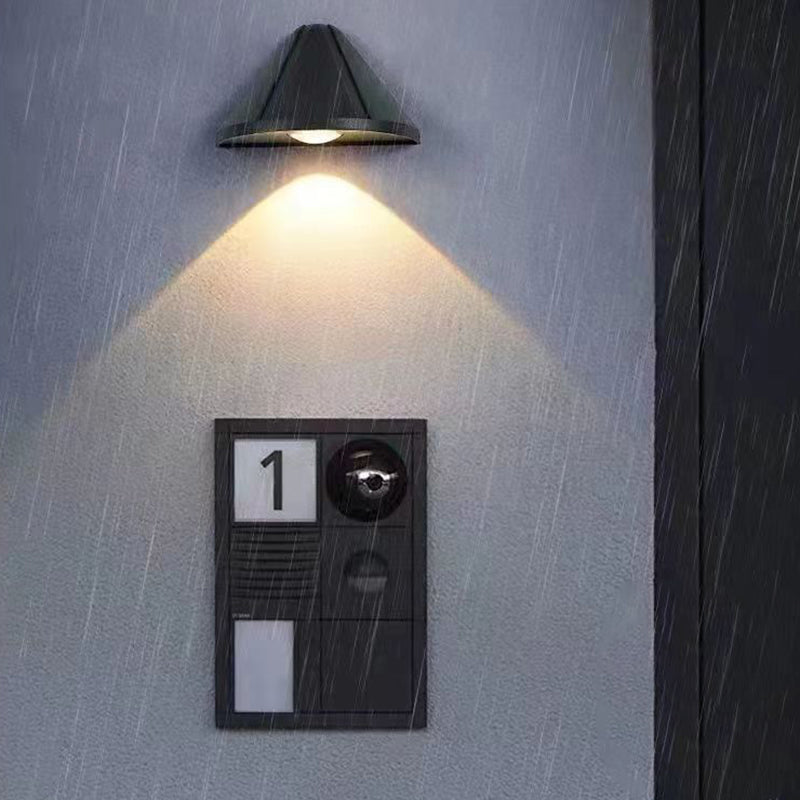 مصباح حائط LED بتصميم عصري بسيط مع نصف مخروطي وعدسات بصرية من الألومنيوم لغرفة النوم