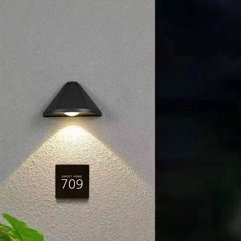 مصباح حائط LED بتصميم عصري بسيط مع نصف مخروطي وعدسات بصرية من الألومنيوم لغرفة النوم