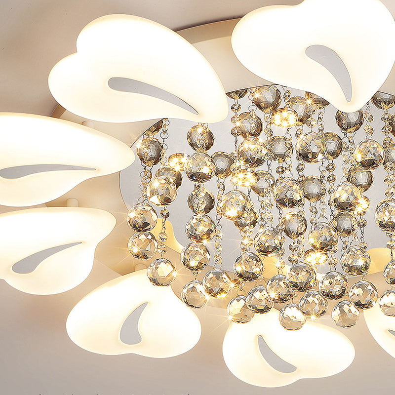 モダンで豪華な花びらハート型アイアンアクリルクリスタルボールLEDセミフラッシュマウントシーリングライトリビングルーム用