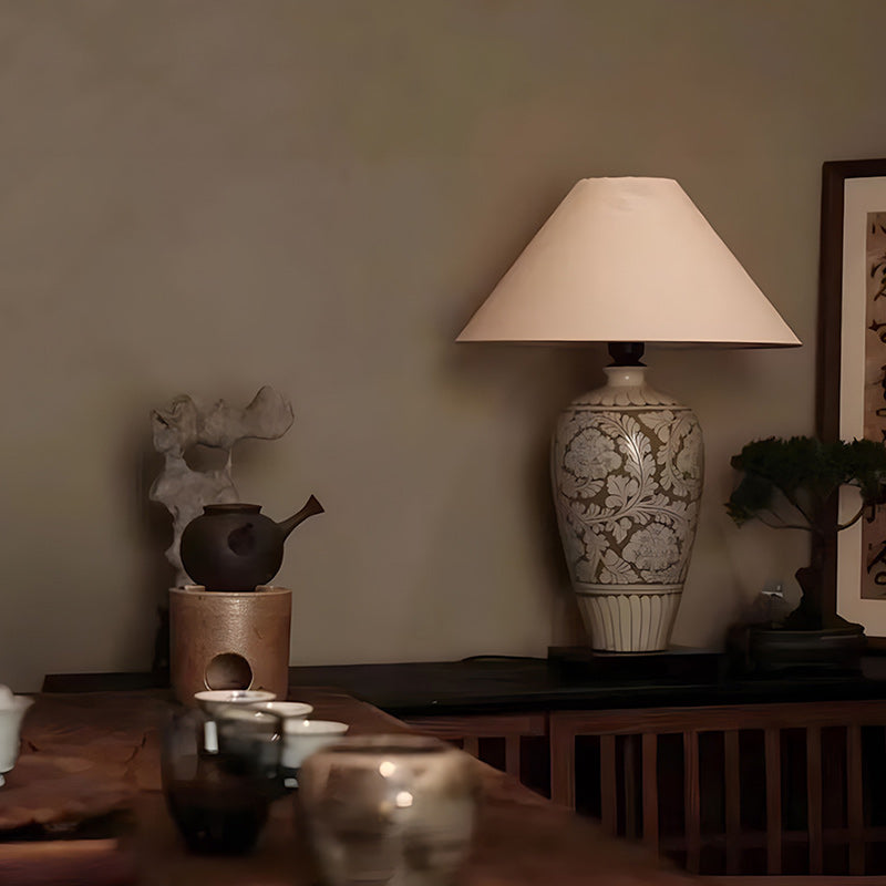 Traditional Chinese Vase Ceramic Fabric 1-Light Table Lamp For Bedroom