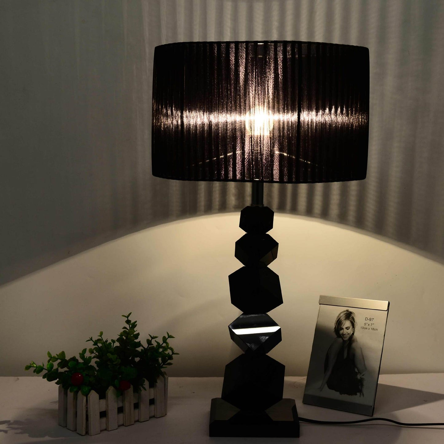 Modern Luxury Cylinder Metal Crystal Fabric 1-Light Table Lamp For Bedroom