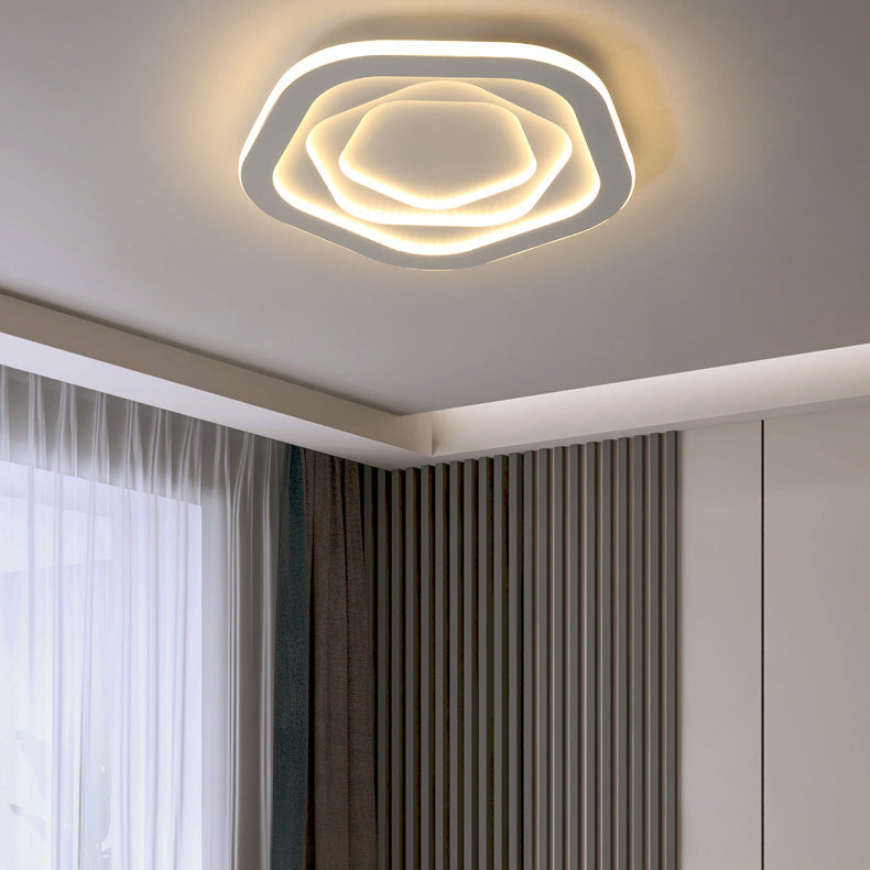 مصباح سقف LED مثلث الشكل من الألومنيوم بتصميم عصري بسيط لغرفة النوم