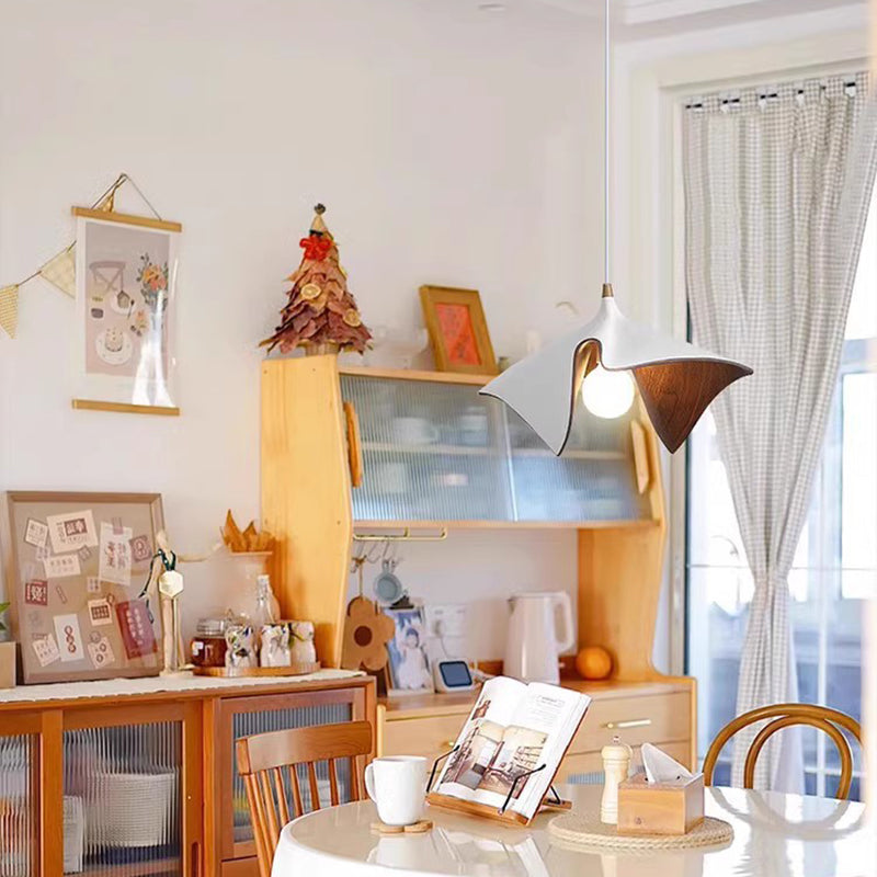 Modern Luxury Twisted Iron Resin 1-Light Pendant Light For Living Room