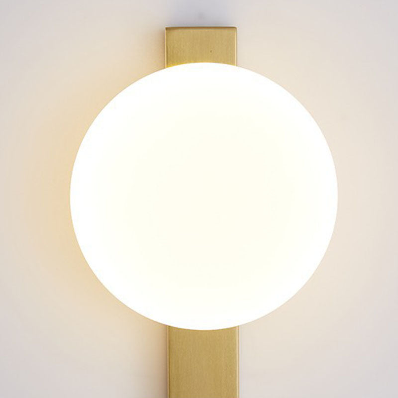 مصباح حائط LED دائري من البلاستيك والحديد بتصميم عصري بسيط لغرفة النوم