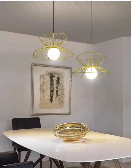 現代的なスカンジナビアの丸型漏斗カットアウトガラス鉄製1灯ペンダントライト寝室用