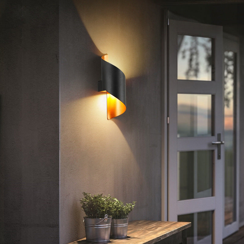 Modern Minimalist Curved PC Aluminum LED Wall Sconce Lamp For Outdoor
