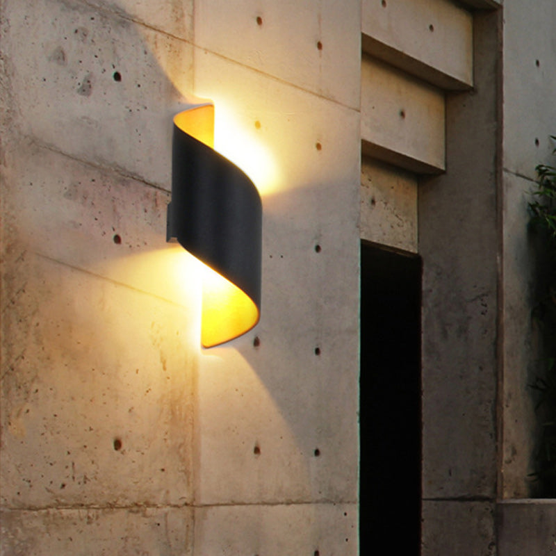 Modern Minimalist Curved PC Aluminum LED Wall Sconce Lamp For Outdoor