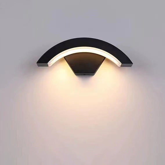 Modern Minimalist Curved Bent Aluminum LED Wall Sconce Lamp For Outdoor Patio