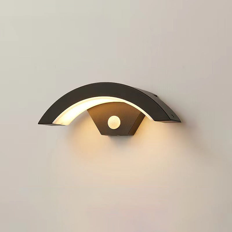 Modern Minimalist Curved Bent Aluminum LED Wall Sconce Lamp For Outdoor Patio