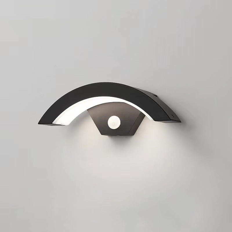 Modern Minimalist Curved Bent Aluminum LED Wall Sconce Lamp For Outdoor Patio