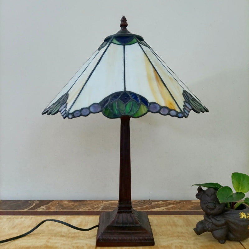Traditional Vintage Tapered Round Square Glass Resin 1-Light Table Lamp For Living Room
