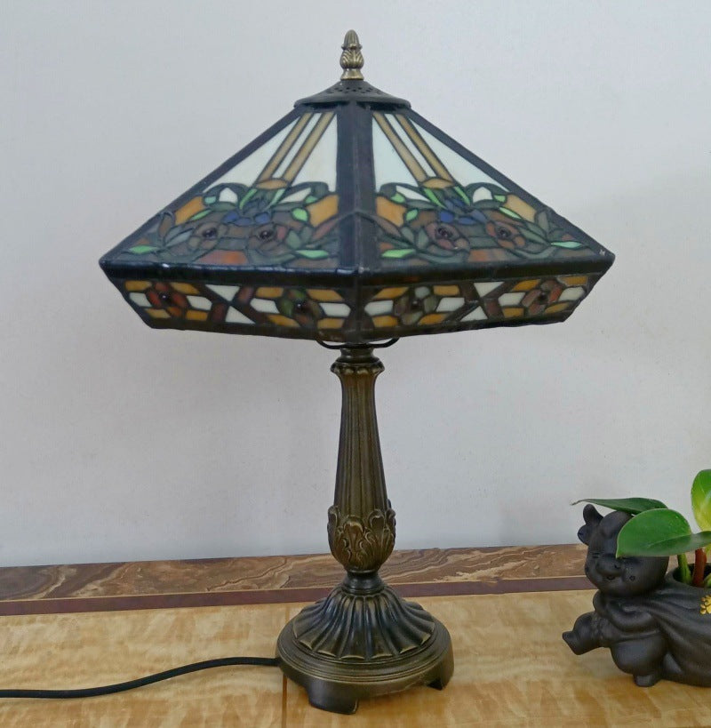 Traditional Vintage Tapered Round Square Glass Resin 1-Light Table Lamp For Living Room