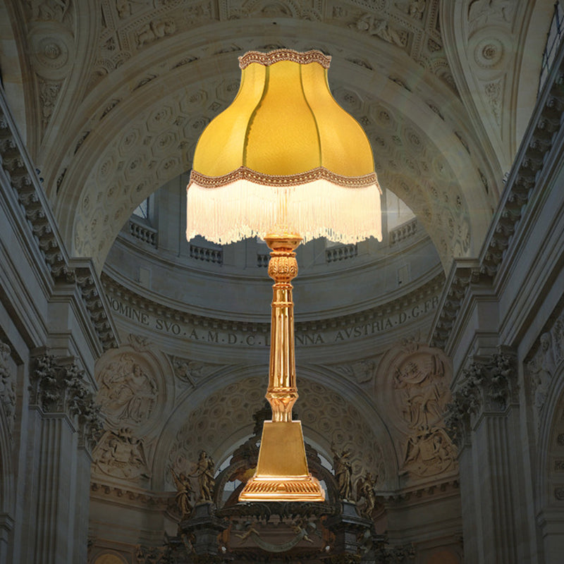 Traditional Vintage Tassel Round Square Fabric Brass 1-Light Table Lamp For Living Room