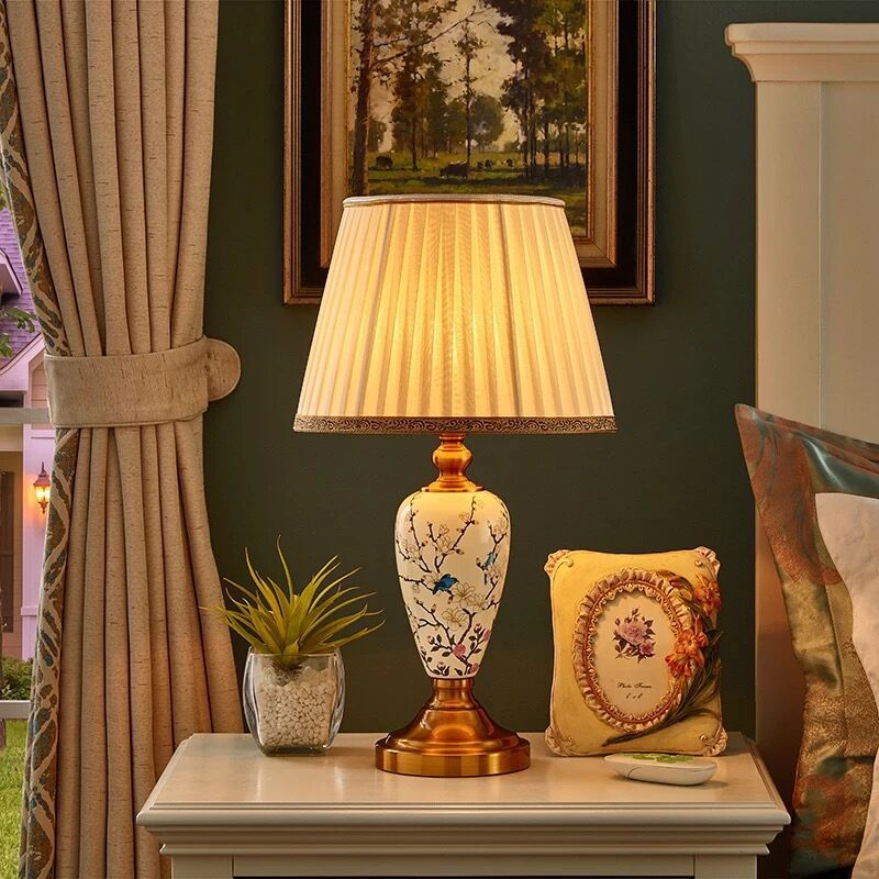 Traditional Chinese Round Fan Leaves Fabric Ceramic 1-Light Table Lamp For Living Room