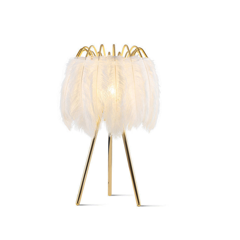Contemporary Scandinavian Round Triangle Support Feather Iron 1-Light Table Lamp For Living Room