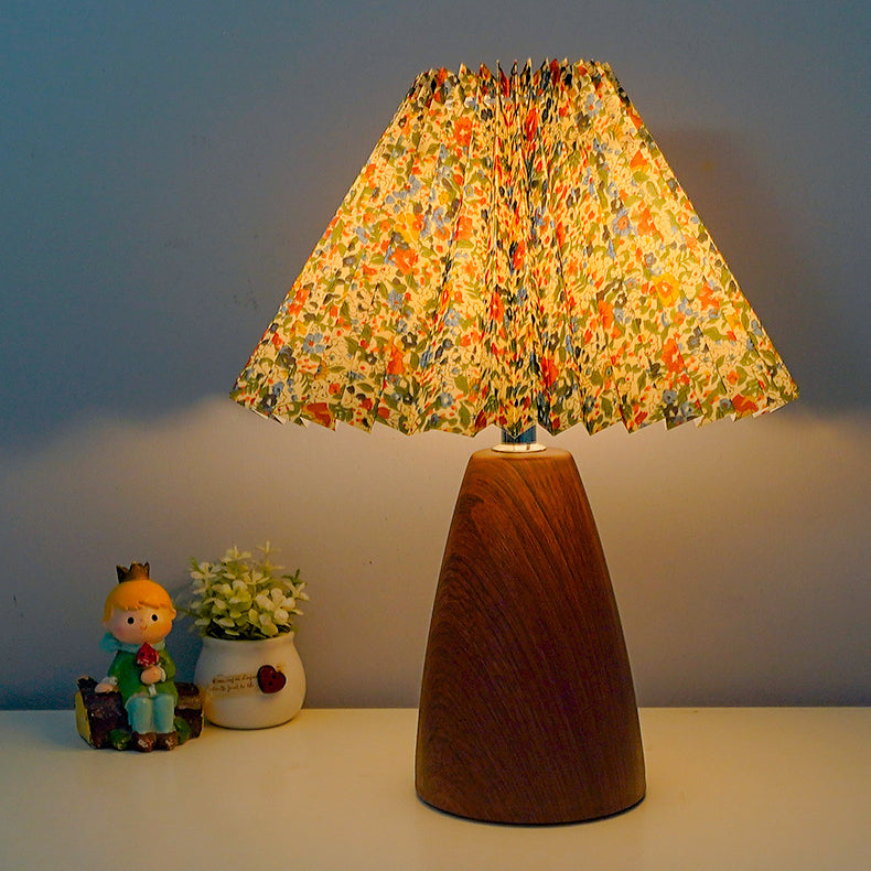 Traditional Vintage Scalloped Pleated Cone Fabric Wood LED Table Lamp For Living Room