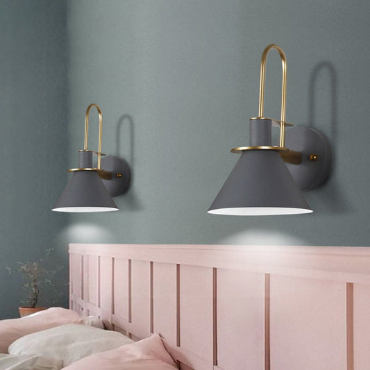 現代的なスカンジナビアのスカラップカーブラウンドアイアン1ライトウォールスコンスランプリビングルーム用