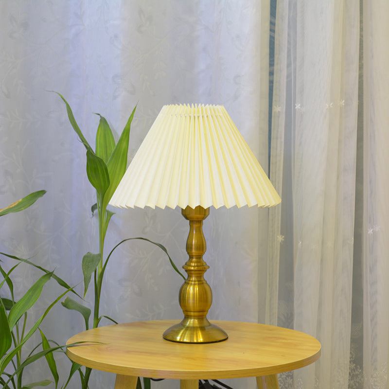 Traditional Vintage Umbrella Round Gourd Fabric Metal 1-Light Table Lamp For Living Room