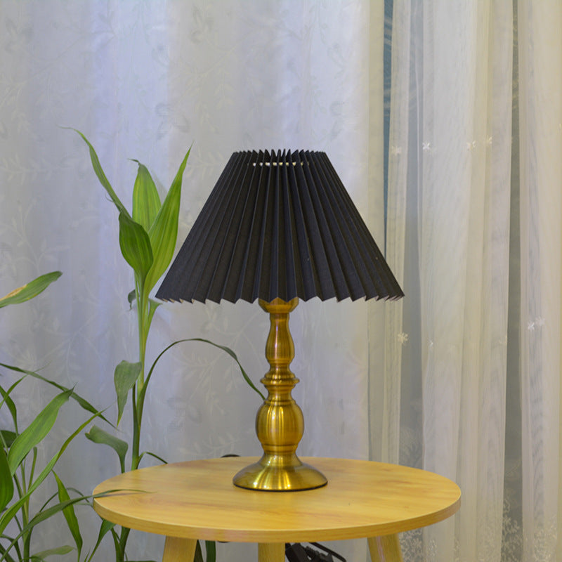 Traditional Vintage Umbrella Round Gourd Fabric Metal 1-Light Table Lamp For Living Room