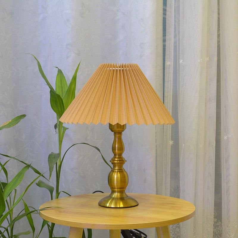 Traditional Vintage Umbrella Round Gourd Fabric Metal 1-Light Table Lamp For Living Room