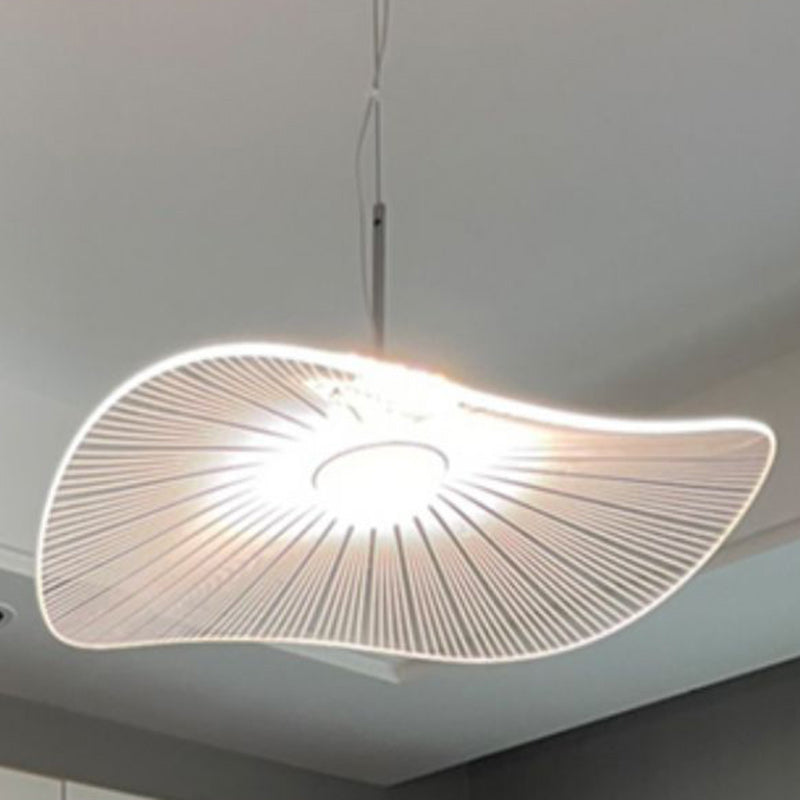 現代的な北欧風アルミアクリルハット 蓮の葉 LEDペンダントライト 寝室用