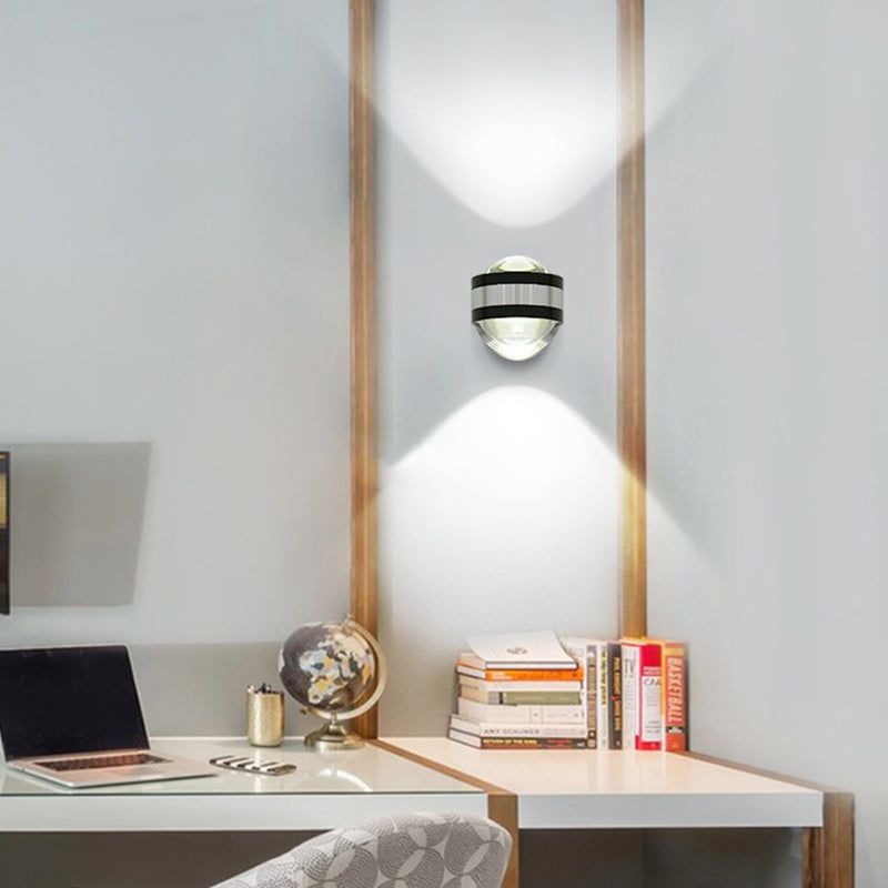 مصباح حائط LED بتصميم كرة بلورية من الألومنيوم بتصميم بسيط وعصري للممر