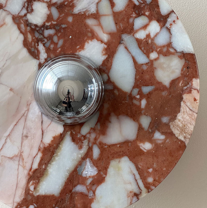 مصباح حائط LED على شكل قرص من الألومنيوم والرخام الفرنسي التقليدي بجوار السرير