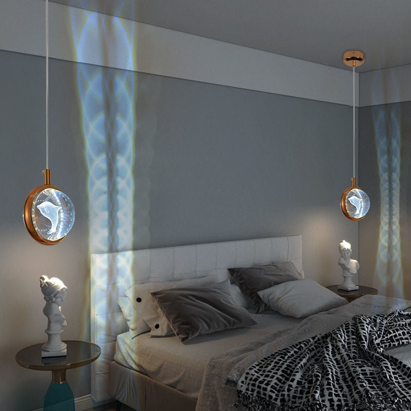 مصباح LED دائري فاخر من الألومنيوم الكريستالي على شكل قنديل البحر على شكل غزال معلق بجانب السرير
