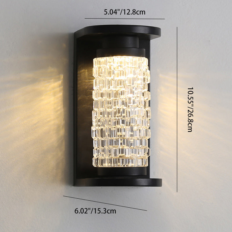 مصباح جداري LED أسطواني الشكل مصنوع من الفولاذ المقاوم للصدأ بتصميم عصري فاخر مقاوم للماء مصنوع من الكريستال الأكريليكي للفناء الخارجي