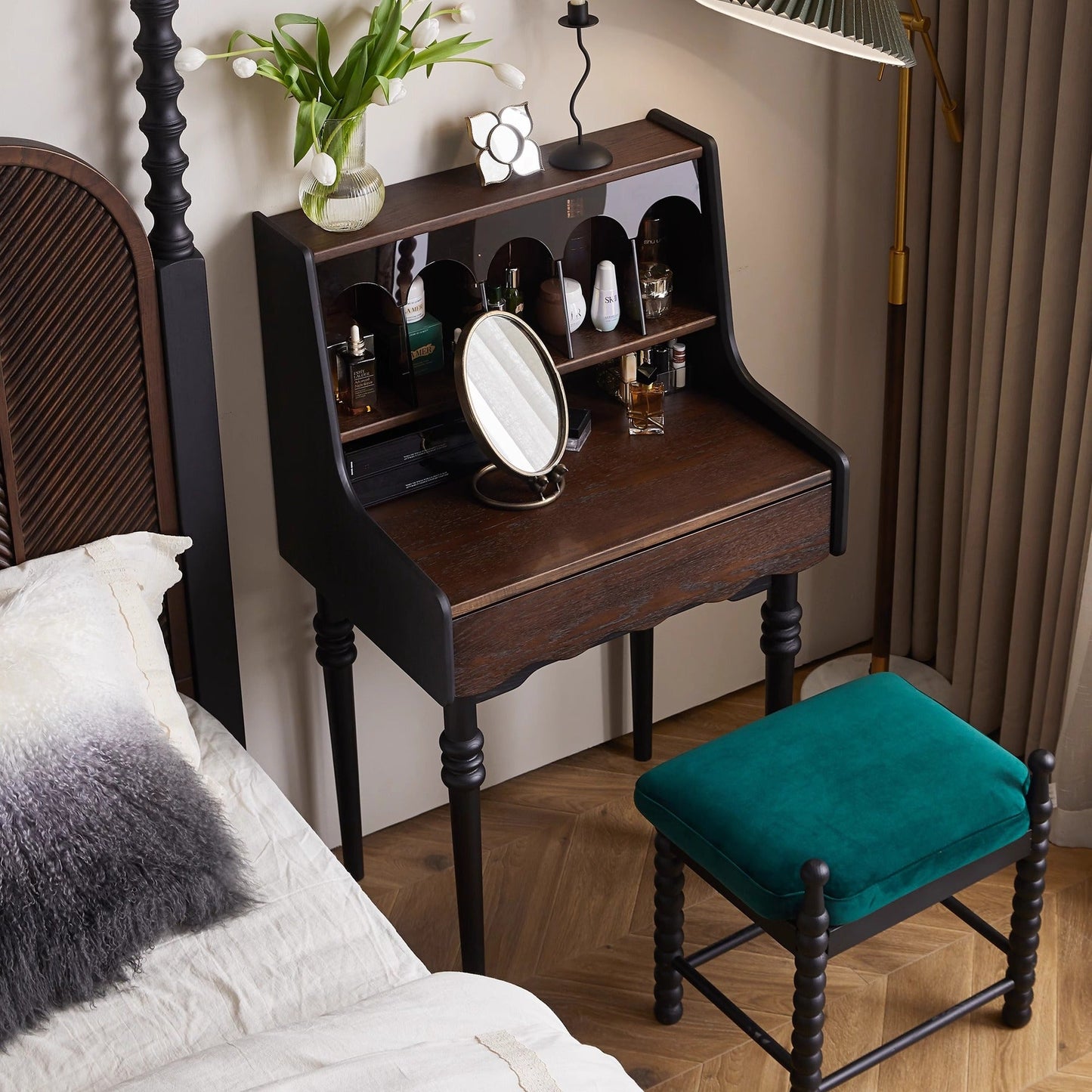Contemporary Retro Solid Wood Rectangular Roman Column Arched Makeup Vanity & Stool Set For Bedroom