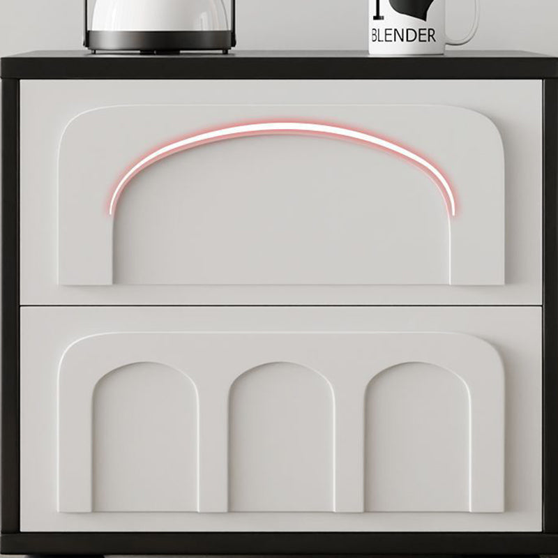 現代的なスカンジナビアのスクエア型無垢材多層ボードMDFナイトスタンド 寝室用 2段引き出し