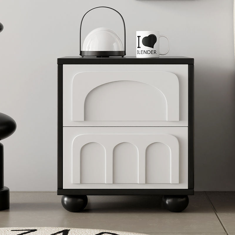 現代的なスカンジナビアのスクエア型無垢材多層ボードMDFナイトスタンド 寝室用 2段引き出し