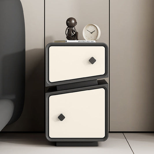 現代的なスカンジナビアのスクエアキューブマイクロファイバーレザー無垢材多層ボードナイトスタンド2引き出し付き寝室用