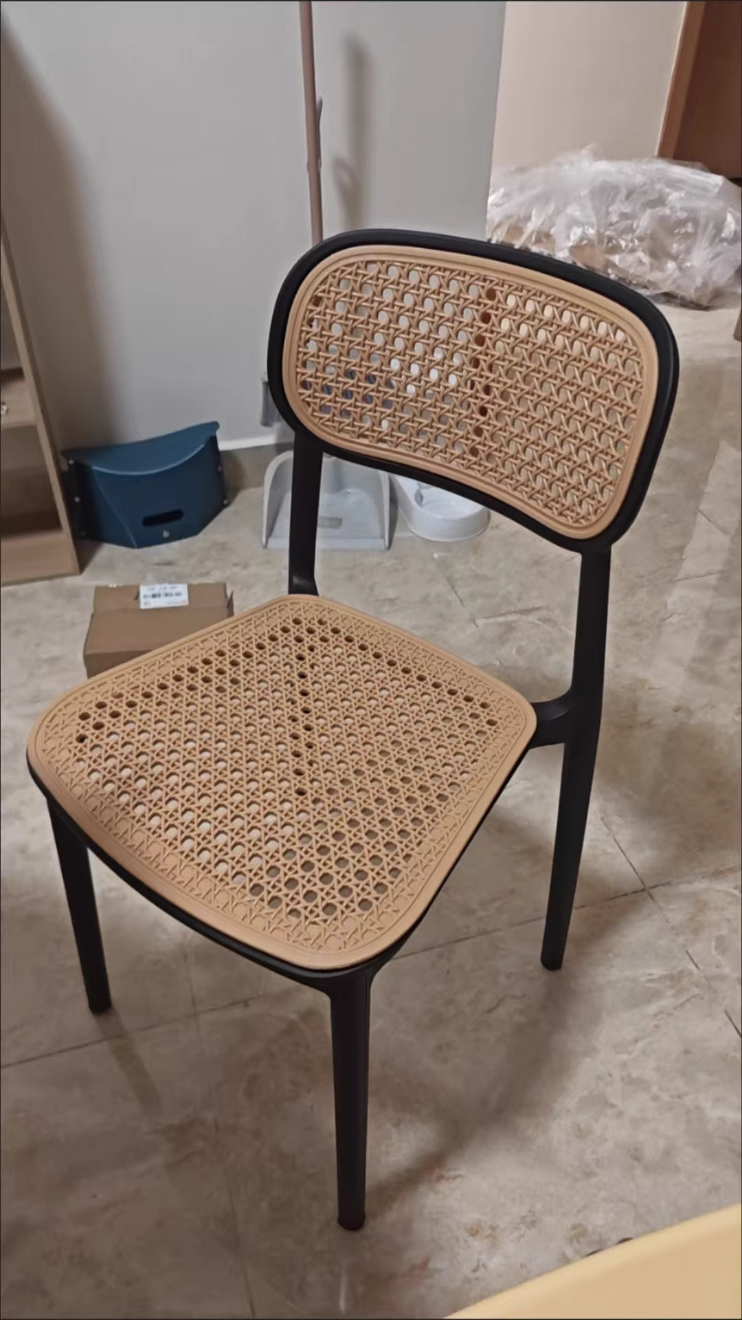 Traditional Vintage Plastic Woven-Style Trapezoid Dining Chair For Dining Room & Living Room