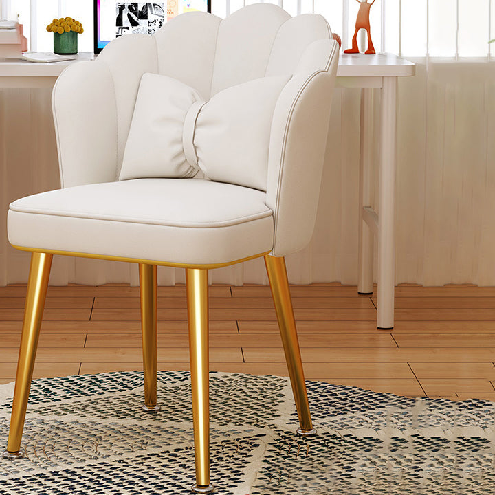 Contemporary Nordic Velvet Upholstered Vanity Stool Scallop-shaped Backrest For Bedroom