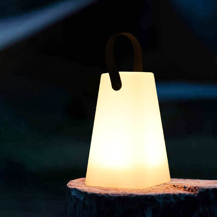 モダンでシンプルなプラスチック製ラウンドスクエアハンドLEDテーブルランプ(屋外パティオ用)