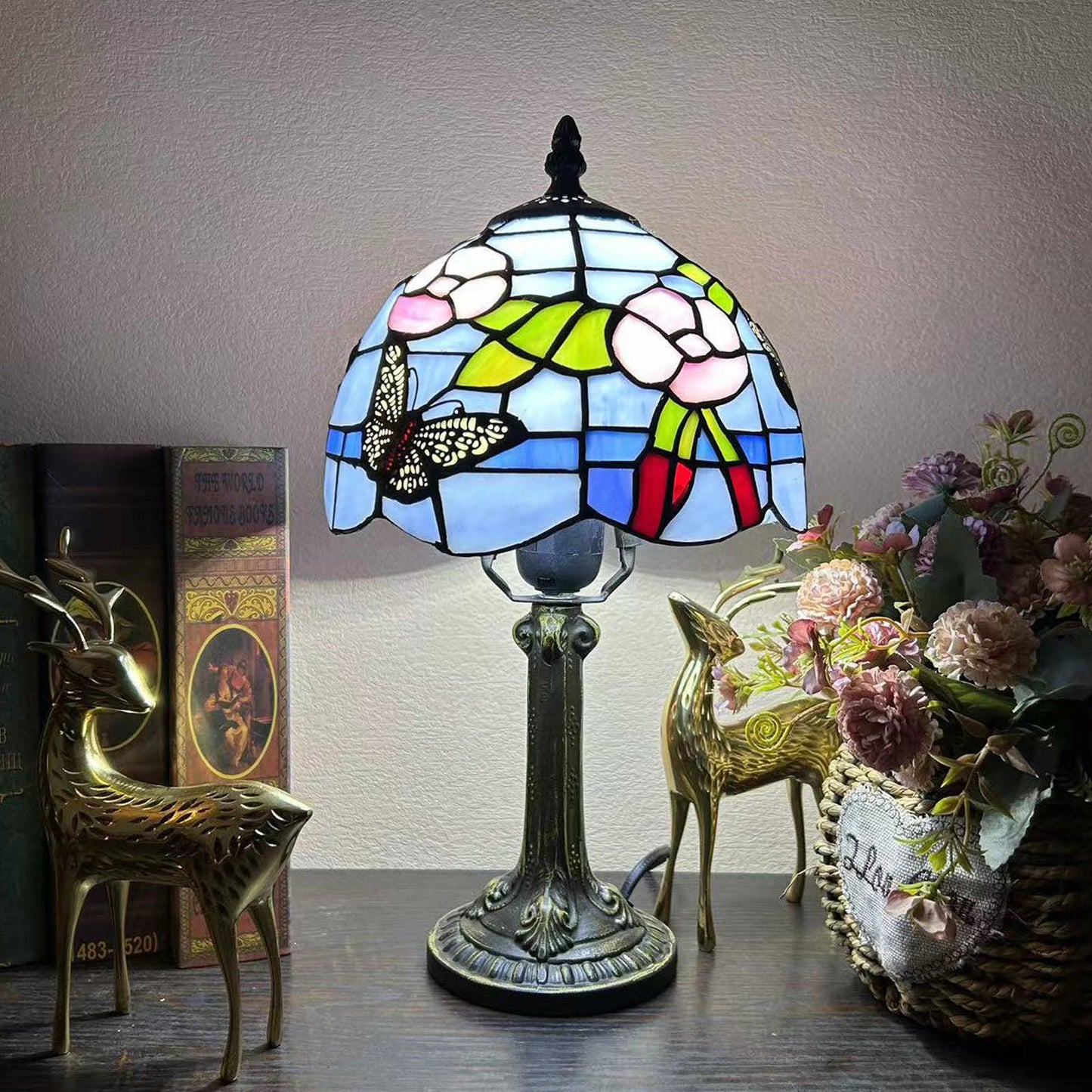 Traditional Tiffany Alloy Glass Dome Flower 1-Light Table Lamp For Bedside