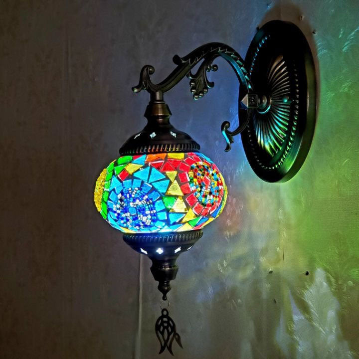مصباح حائط أوروبي عتيق من الزجاج المتشقق ذو ضوء واحد