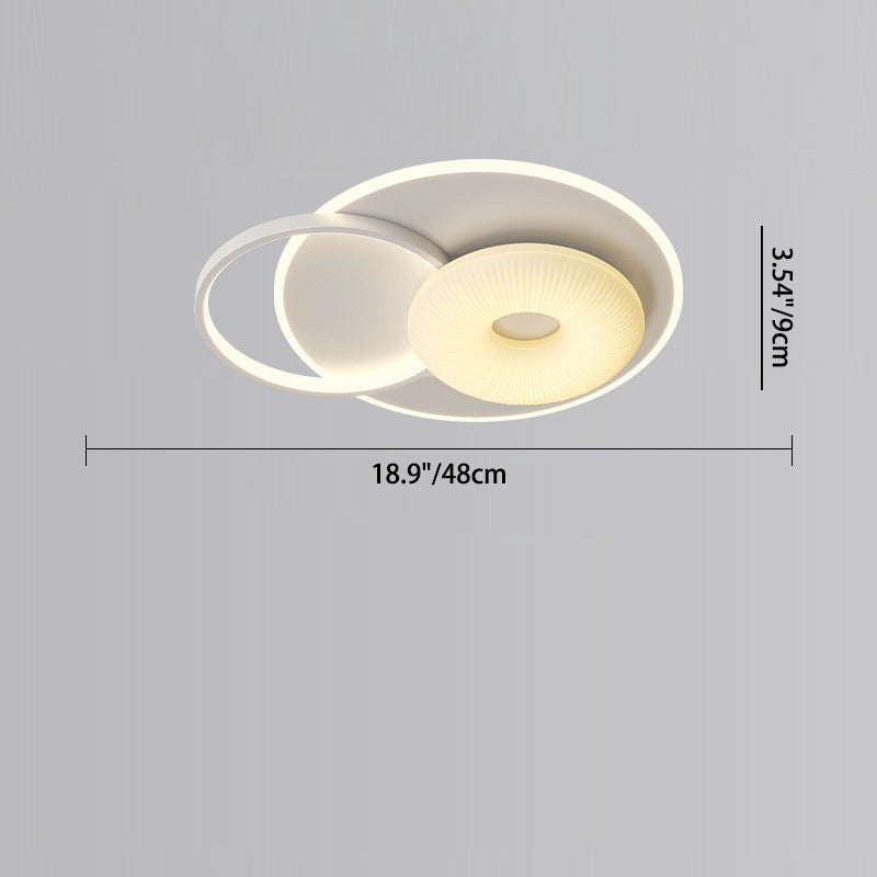 مصباح سقف LED دائري الشكل على شكل زهرة مثلثة من المعدن الإسكندنافي المعاصر لغرفة النوم